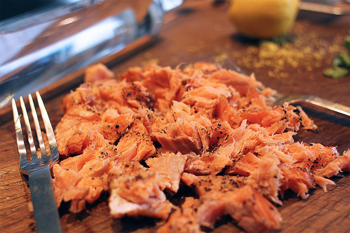 Grillet agurk med varmrøget laks og OriGIN CPH Gin - Gintossen - Tonic Entusiaster