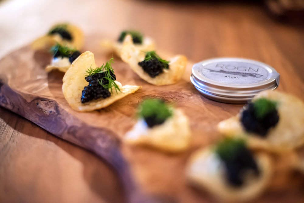 Kartoffelchips med creme fraiche & kaviar - MUMS!